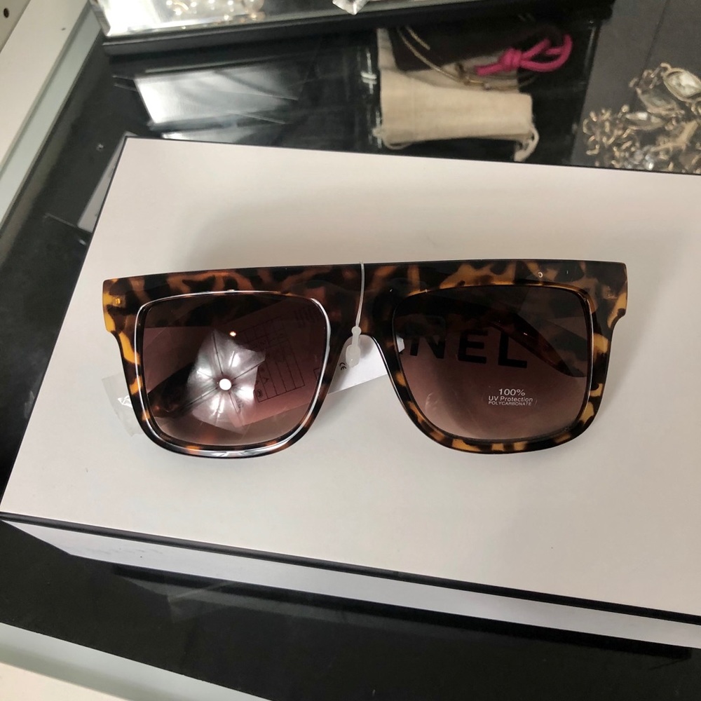 🆕 oversized tortoise sunglasses
